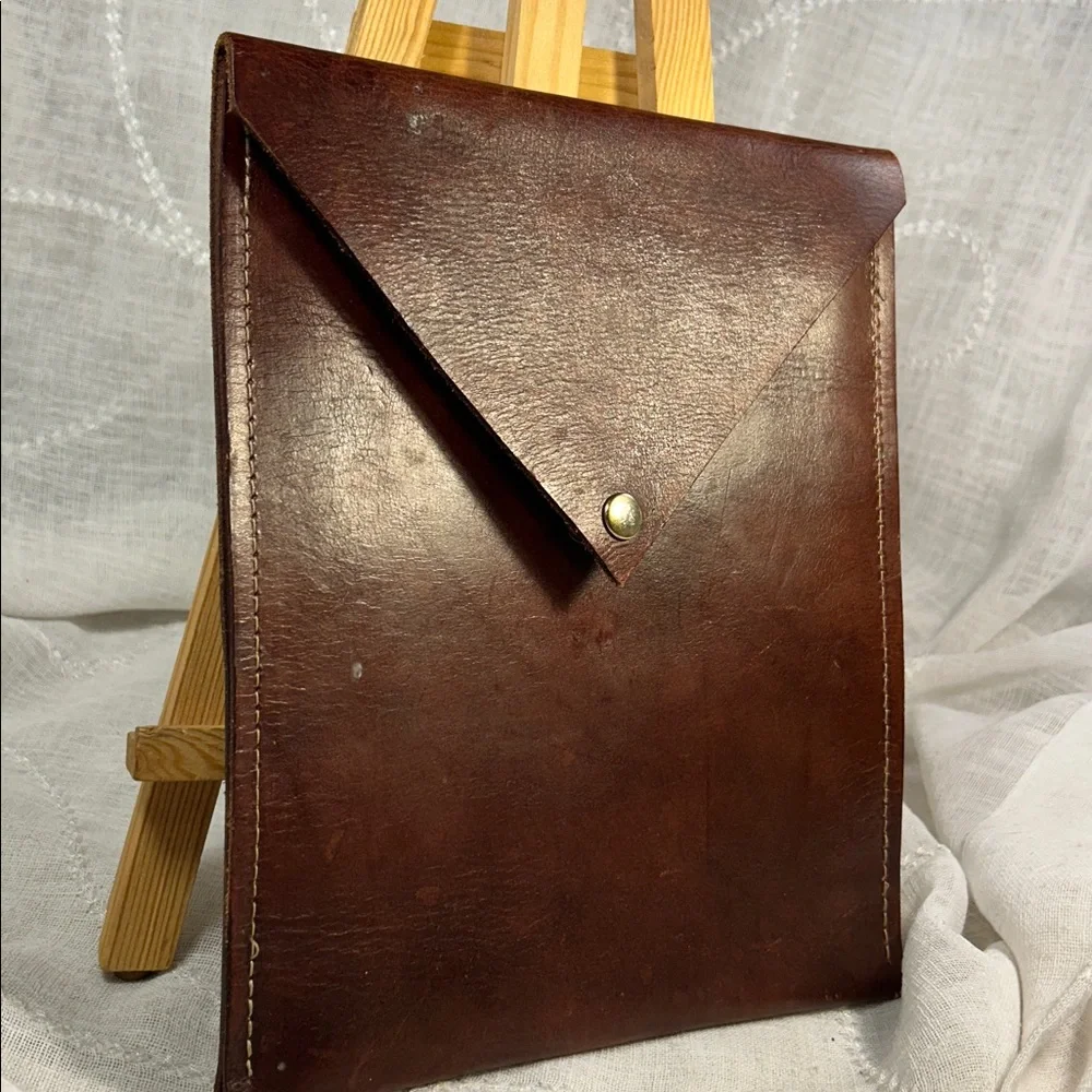 Handmade leather envelope preloved